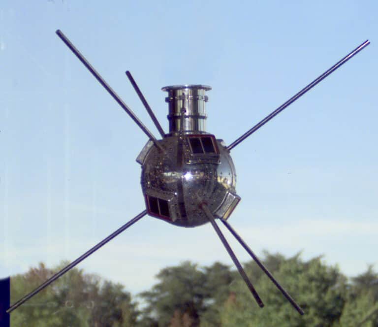 Photograph of the Vanguard 1 satellite. The first satellite in the history of solar panels to be powered by the sun.